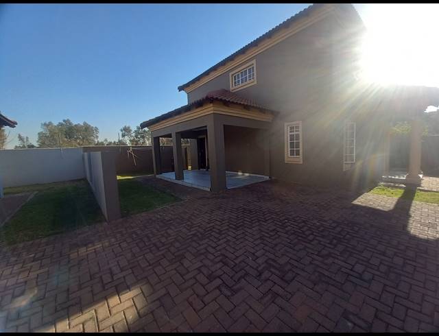 2 BEDROOM FREEHOLD FOR SALE IN BRAKPAN NORTH